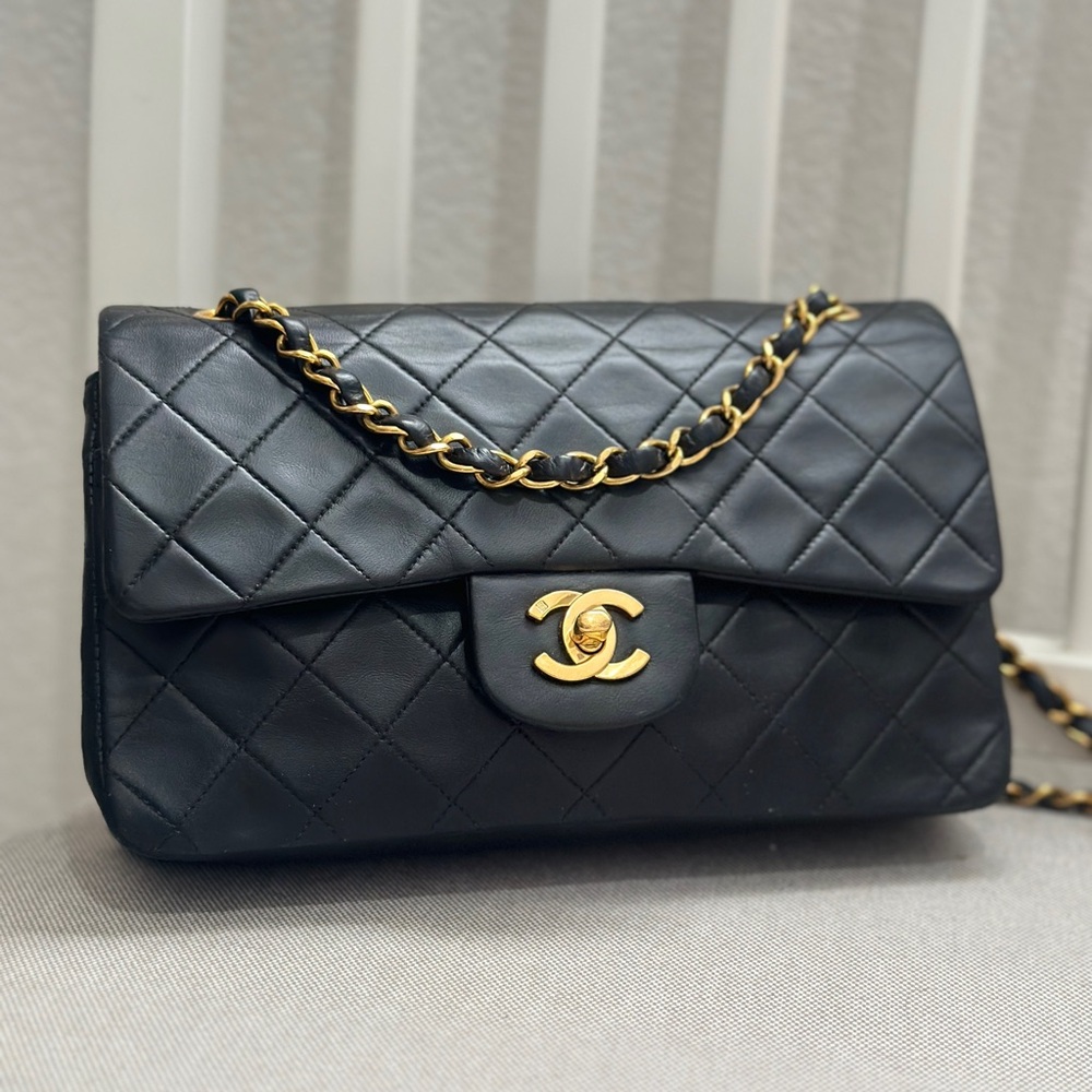 ❌ SOLD ❌ CHANEL VINTAGE Small Classic Flap 24K Gold - Picture 1 of 16